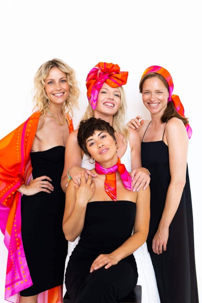 apaszka jedwabna Spadiora "Nazywaj ją jak chcesz" Marta i dziewczyny