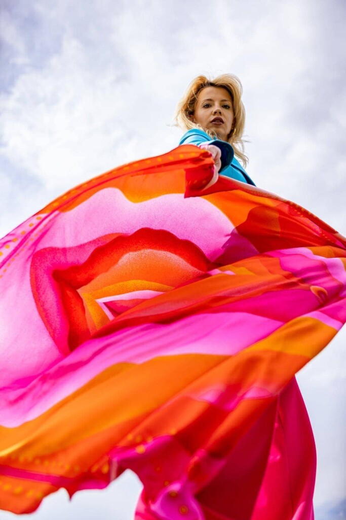 Spadiora jedwabna apaszka "Nazywaj ją jak chcesz"