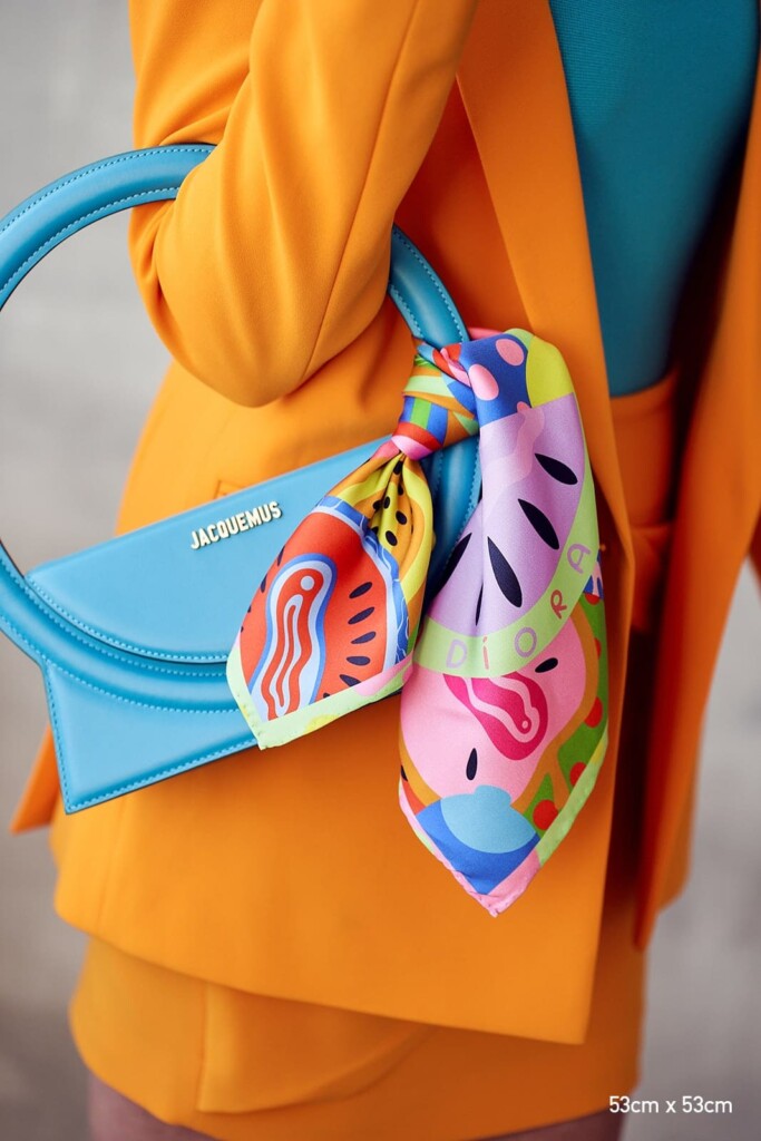 soczysta Spadiora jedwabna apaszka