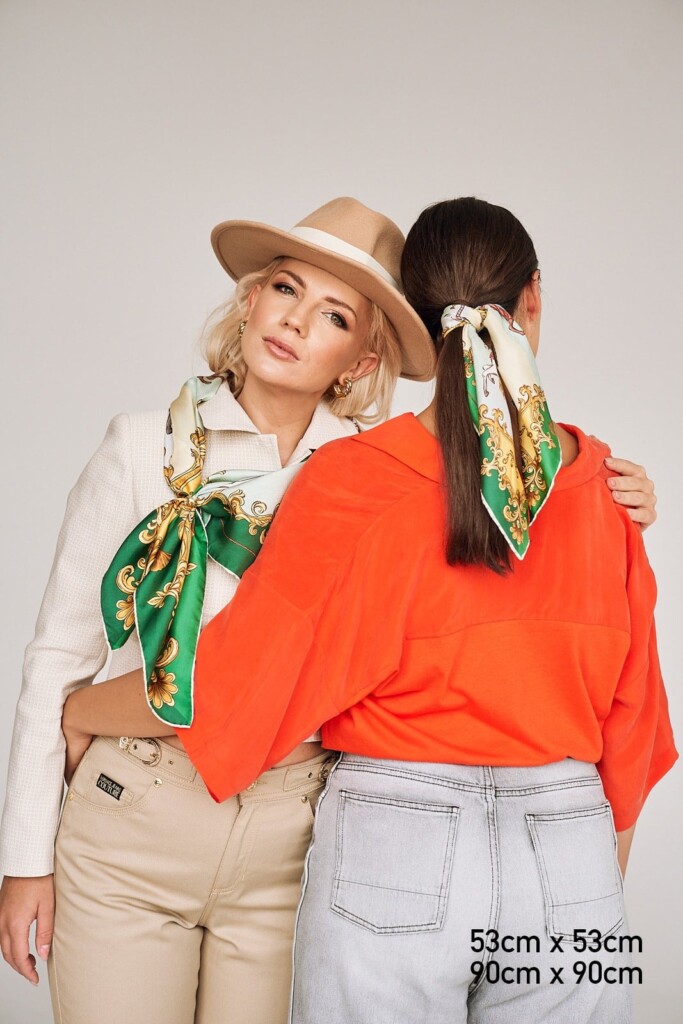 karuzela butelkowa zieleń Spadiora apaszka jedwabna