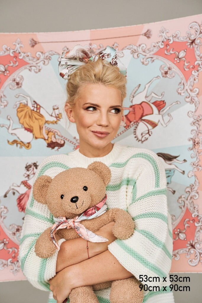 apaszka jedwabna karuzela Spadora pudrowy róż