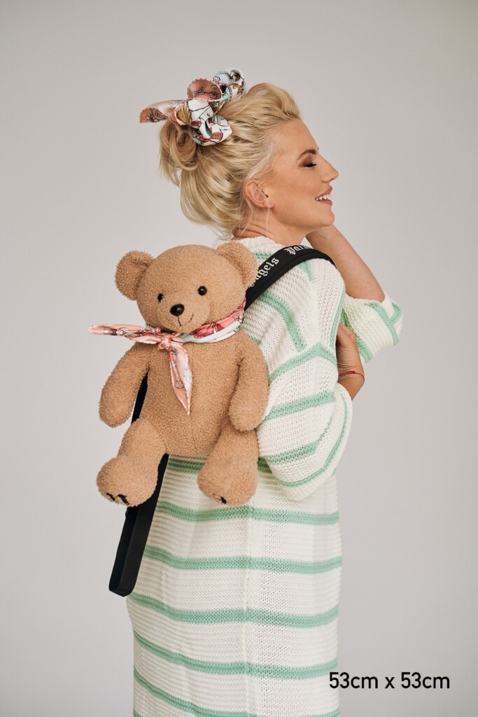 Spadiora jedwabna apaszka karuzela roz pudrowy