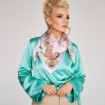 jedwabna apaszka spadiora królewski błękit karuzela