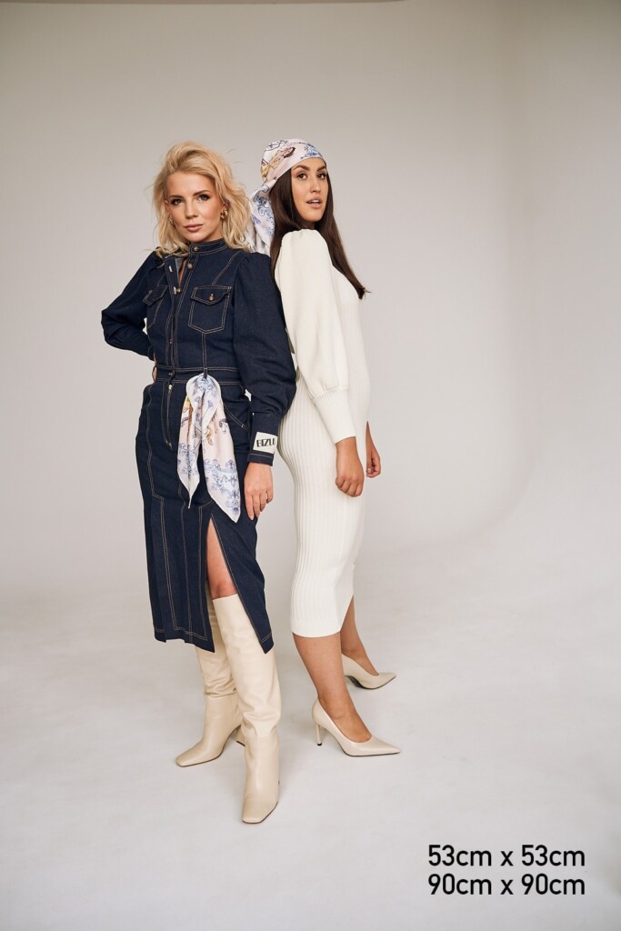 Spadiora jedwabna apaszka Karuzela platynowa szarość