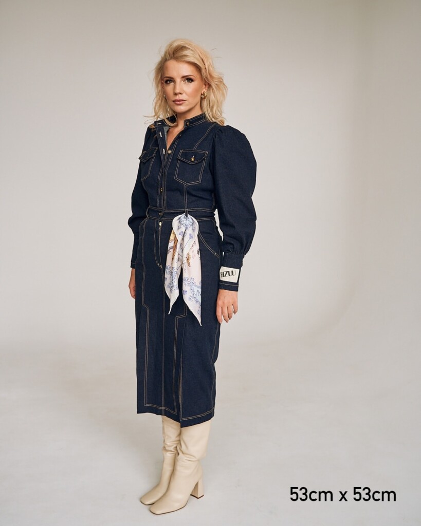 Spadiora jedwabna apaszka Karuzela platynowa szarość