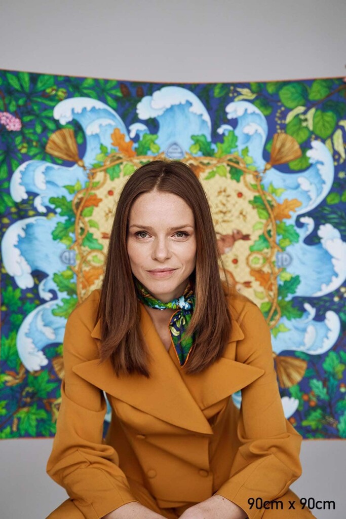 rok kr&oacute;lika jedwabna apaszka Marta Piepiora