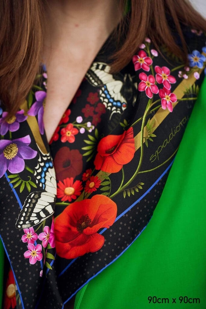 Spadiora rozłąka jedwabna apaszka