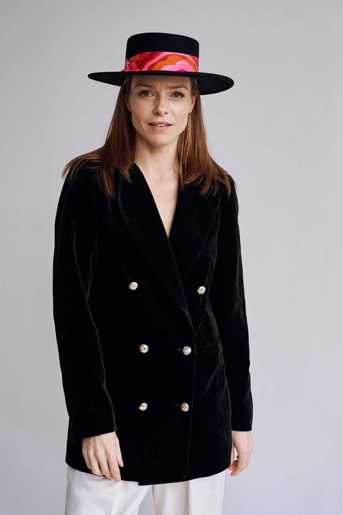 kapelusz nulo czarny spadiora z jedwab szarfą damski