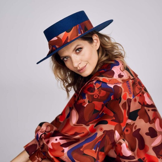 Spadiora nulo kapelusz damski kobaltowy