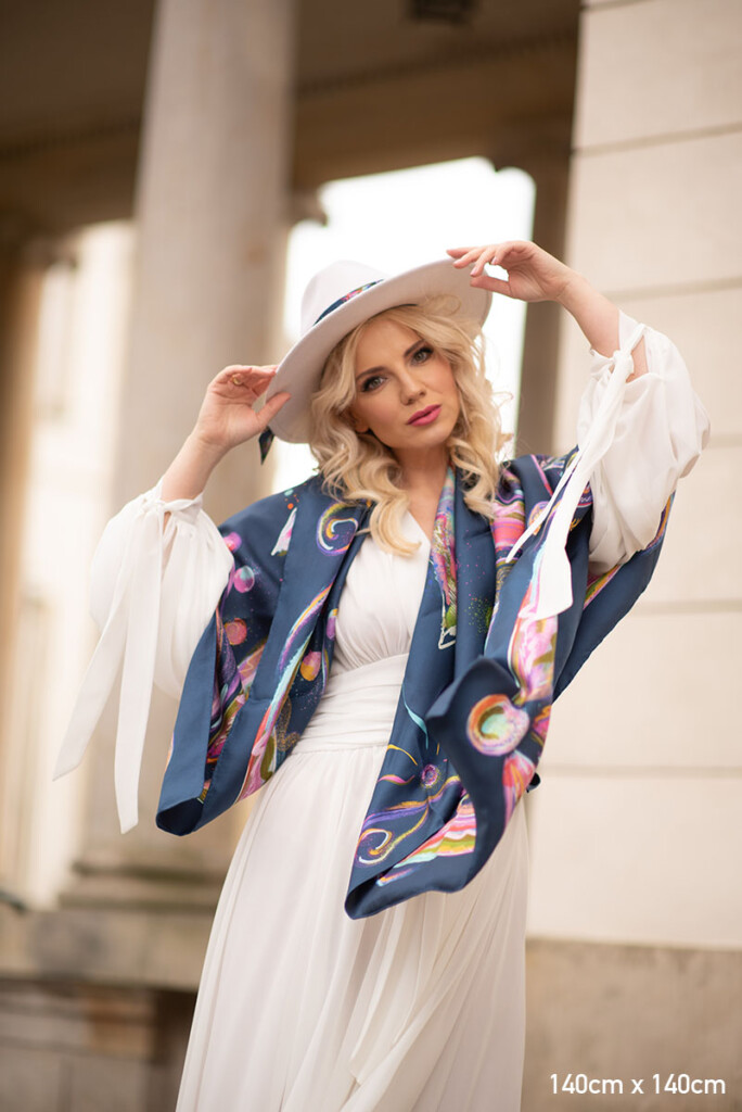 Spadiora apaszka jedwabna granat Konik Mazurski