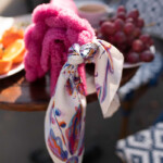 konik mazurski biały apaszka jedwabna Spadiora