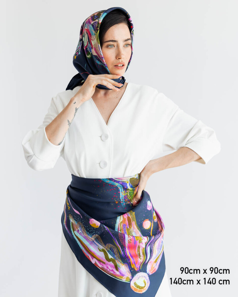 apaszka jedwabna dwustronna konik mazurski granat 3