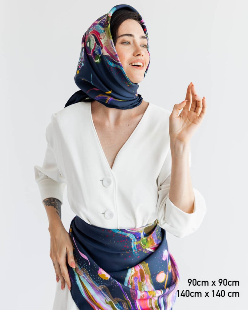 apaszka jedwabna dwustronna konik mazurski granat spadiora 4