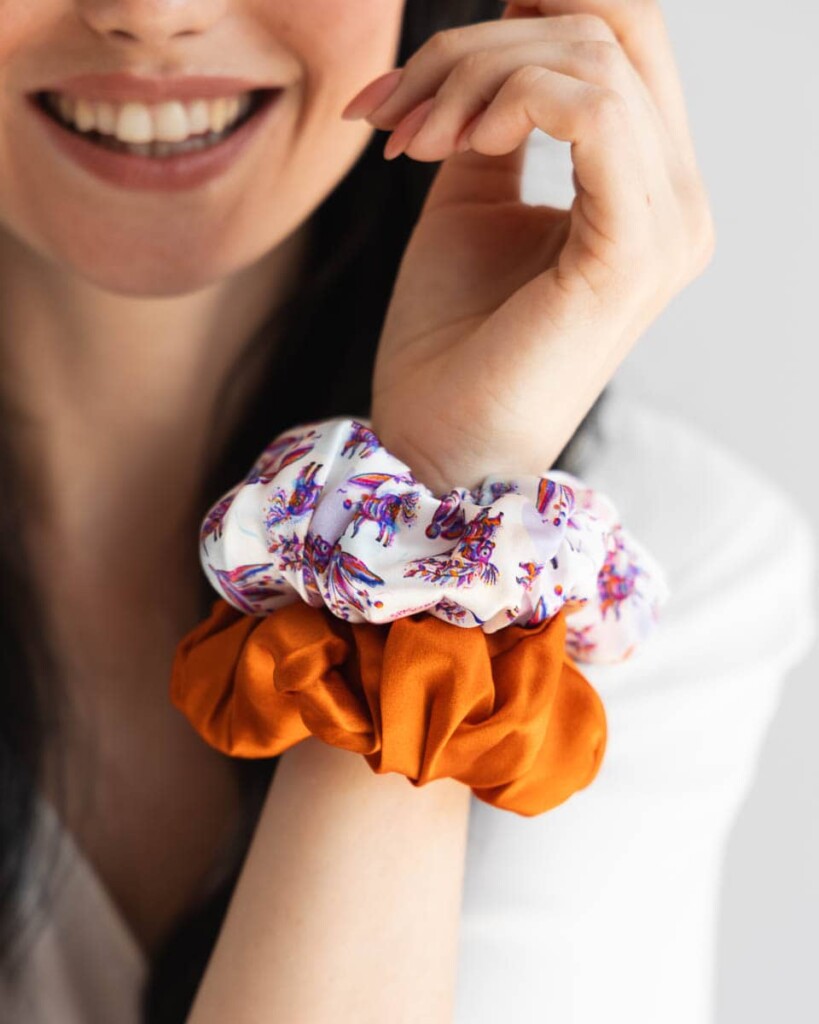 zestaw jedwabnych gumek igaro konik mazurski biel spadiora