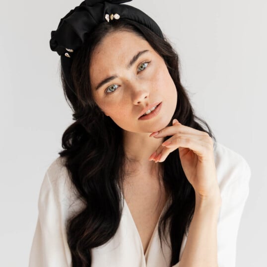 jedwabna opaska do wlosow ornamo czarna spadiora 1
