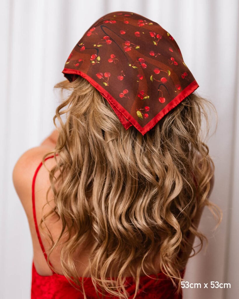 jedwabna apaszka dwustronna wisnie spadiora 4