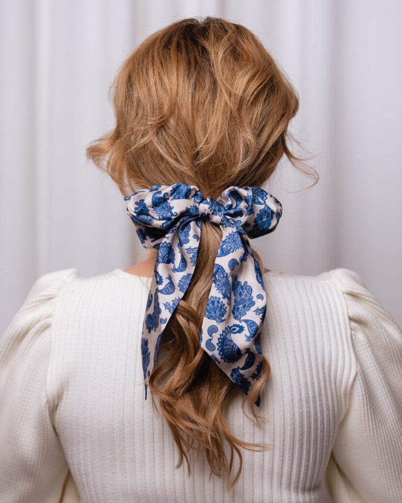 gumka scrunchie z szarfa duma spadiora