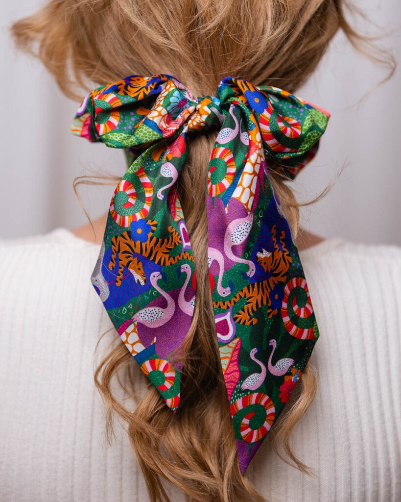 gumka scrunchie z szarfa safari spadiora 1