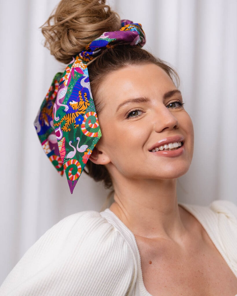 gumka scrunchie z szarfa safari spadiora 5