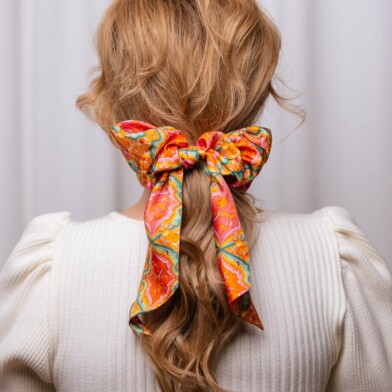 gumka scrunchie z szarfa usta spadiora 1