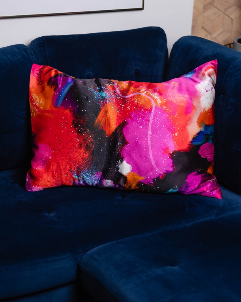 jedwabna poszewka na poduszke pedzel spadiora 1