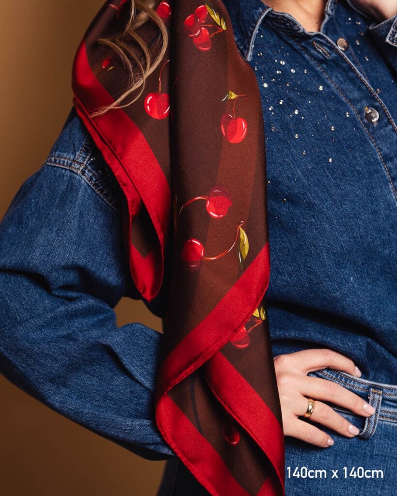 apaszka jedwabna dwustronna wisnie spadiora 25