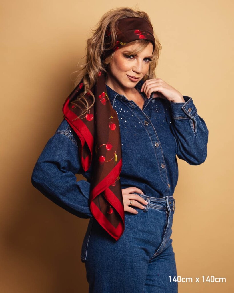 apaszka jedwabna dwustronna wisnie spadiora 24