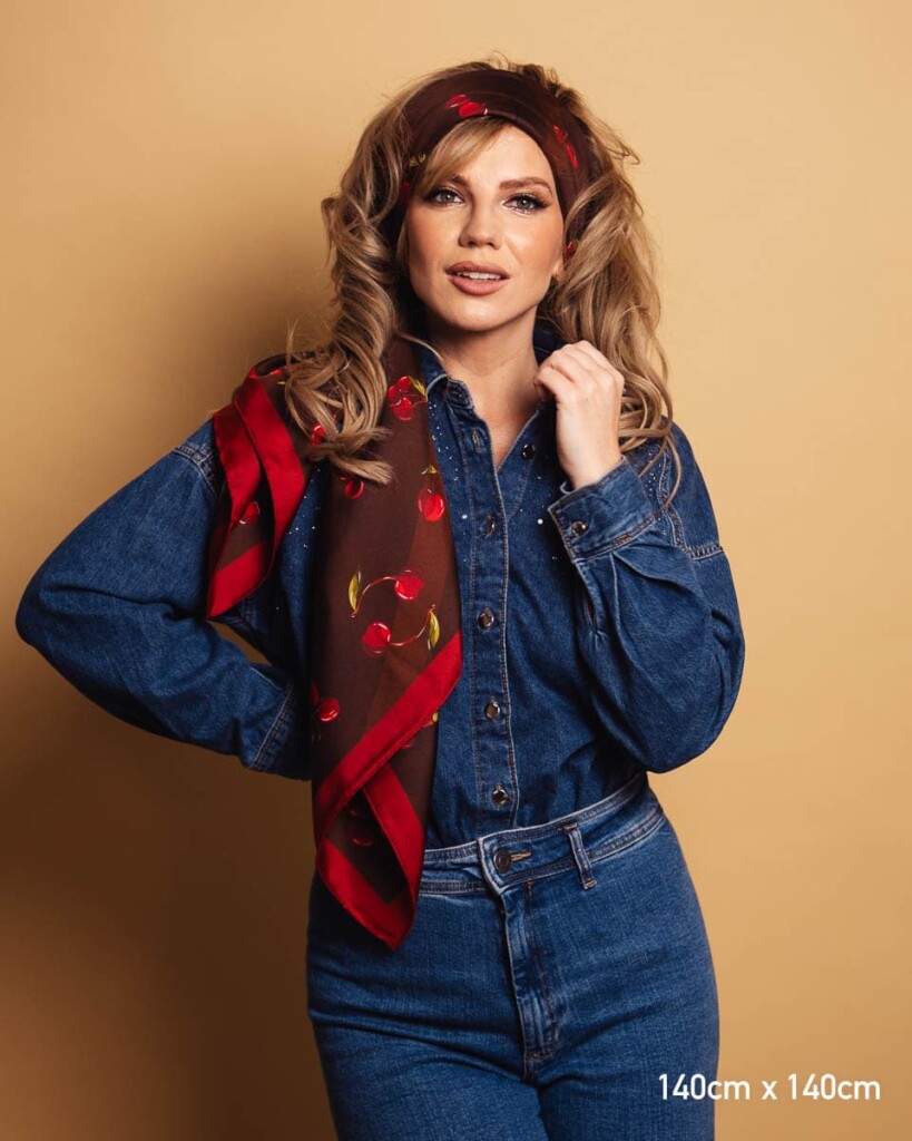 apaszka jedwabna dwustronna wisnie spadiora 22