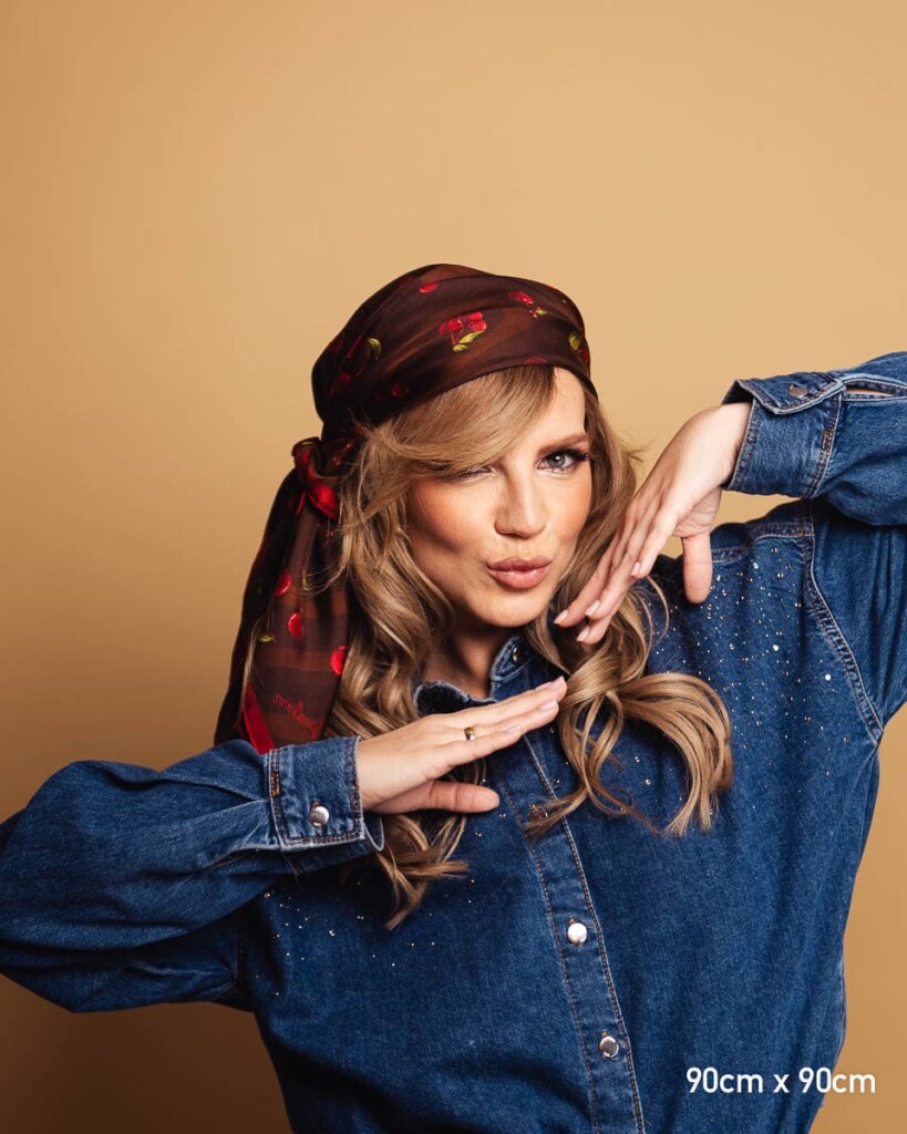 apaszka jedwabna dwustronna wisnie spadiora 15