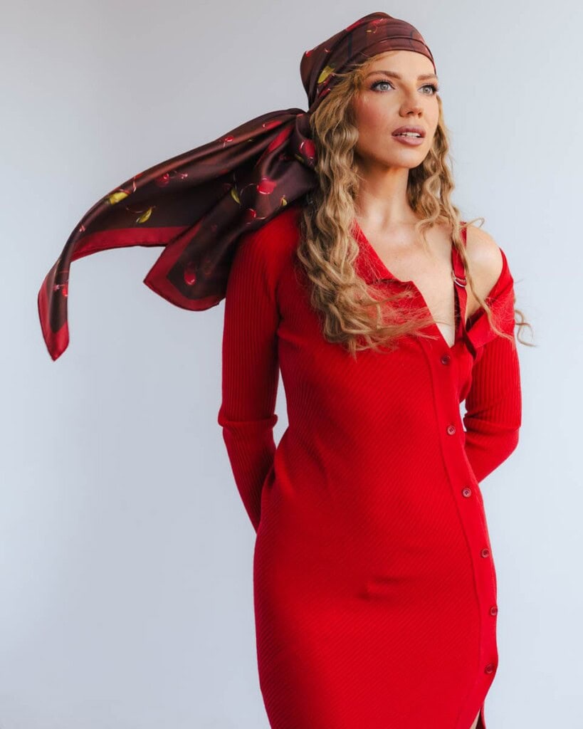 apaszka jedwabna dwustronna wisnie spadiora 42