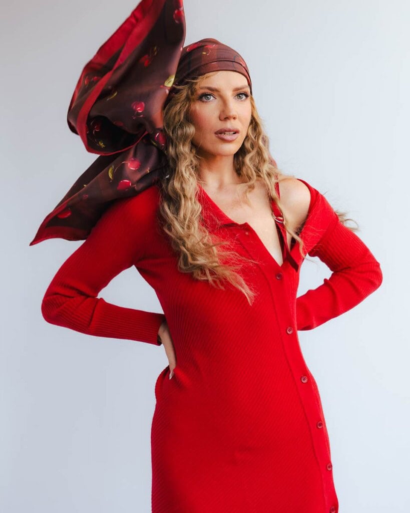 apaszka jedwabna dwustronna wisnie spadiora 43