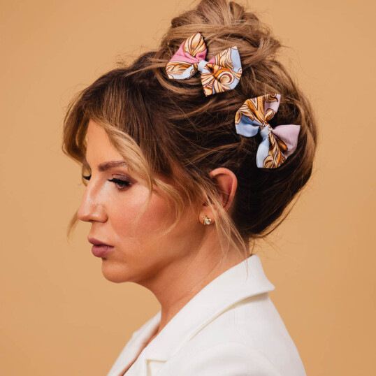 zestaw dwoch spinek do wlosow z jedwabnymi kokardkami arko karuzela pudrowy roz spadiora 3