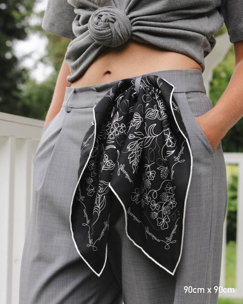 apaszka jedwabna dwustronna feminimal czarna spadiora 4