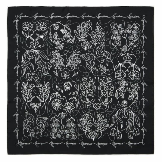 wzor feminimal czarna spadiora 1