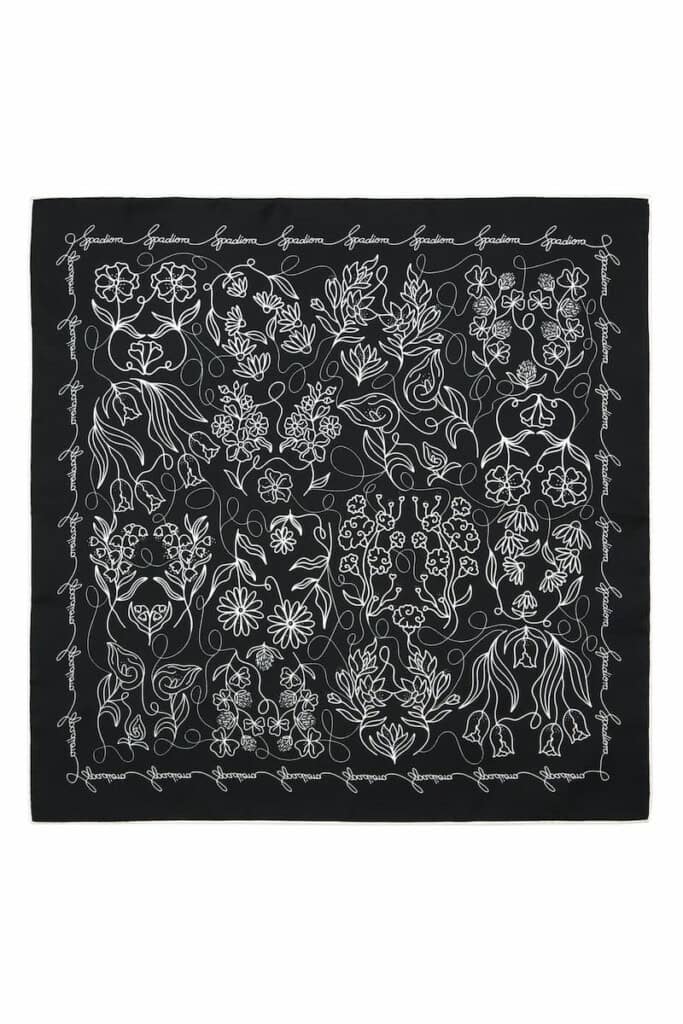 wzor feminimal czarna spadiora 1