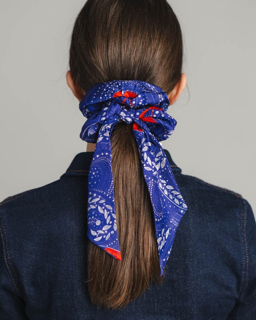 gumka scrunchie z szarfa latarnia spadiora 1