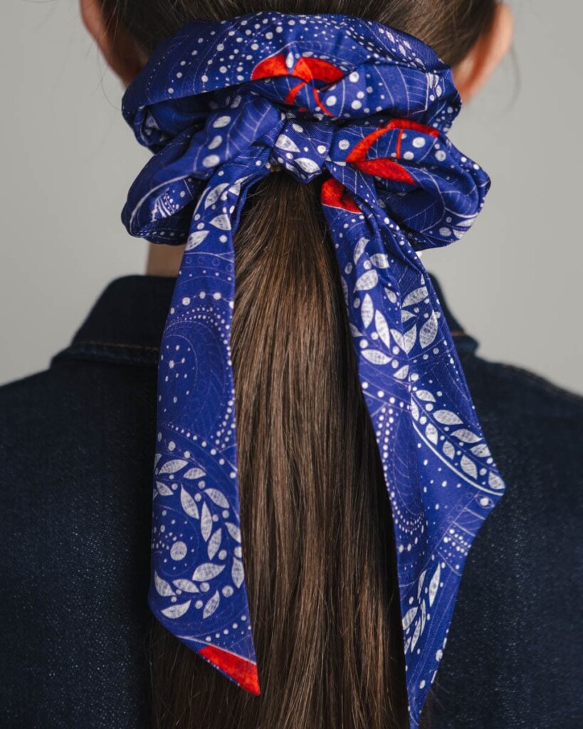 gumka scrunchie z szarfa latarnia spadiora