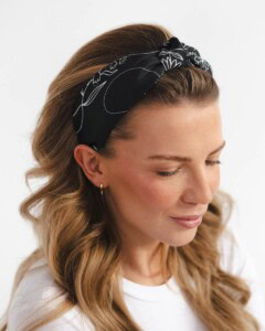 jedwabna opaska do wlosow z supelkiem feminimal czarna spadiora 2