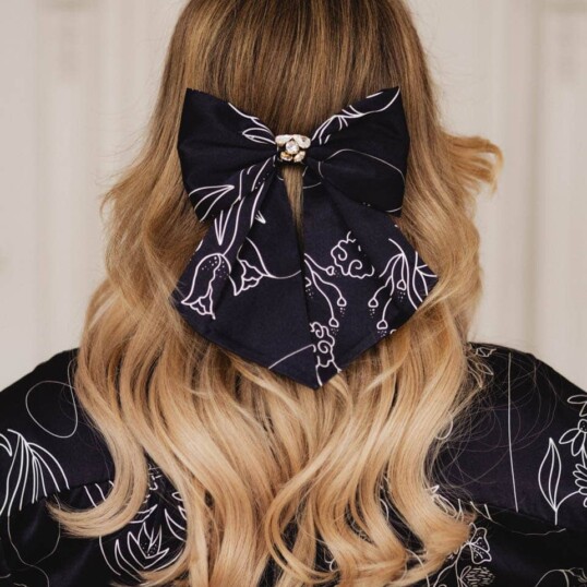 jedwabna kokarda do wlosow rica feminimal czarna spadiora 2