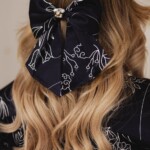 jedwabna kokarda do wlosow rica feminimal czarna spadiora 1