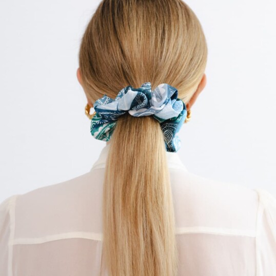 jedwabna gumka scrunchie gora lodowa spadiora