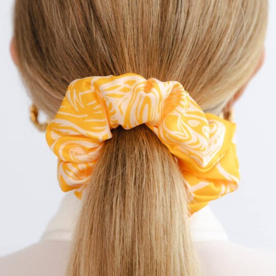 jedwabna gumka scrunchie totem spadiora 
