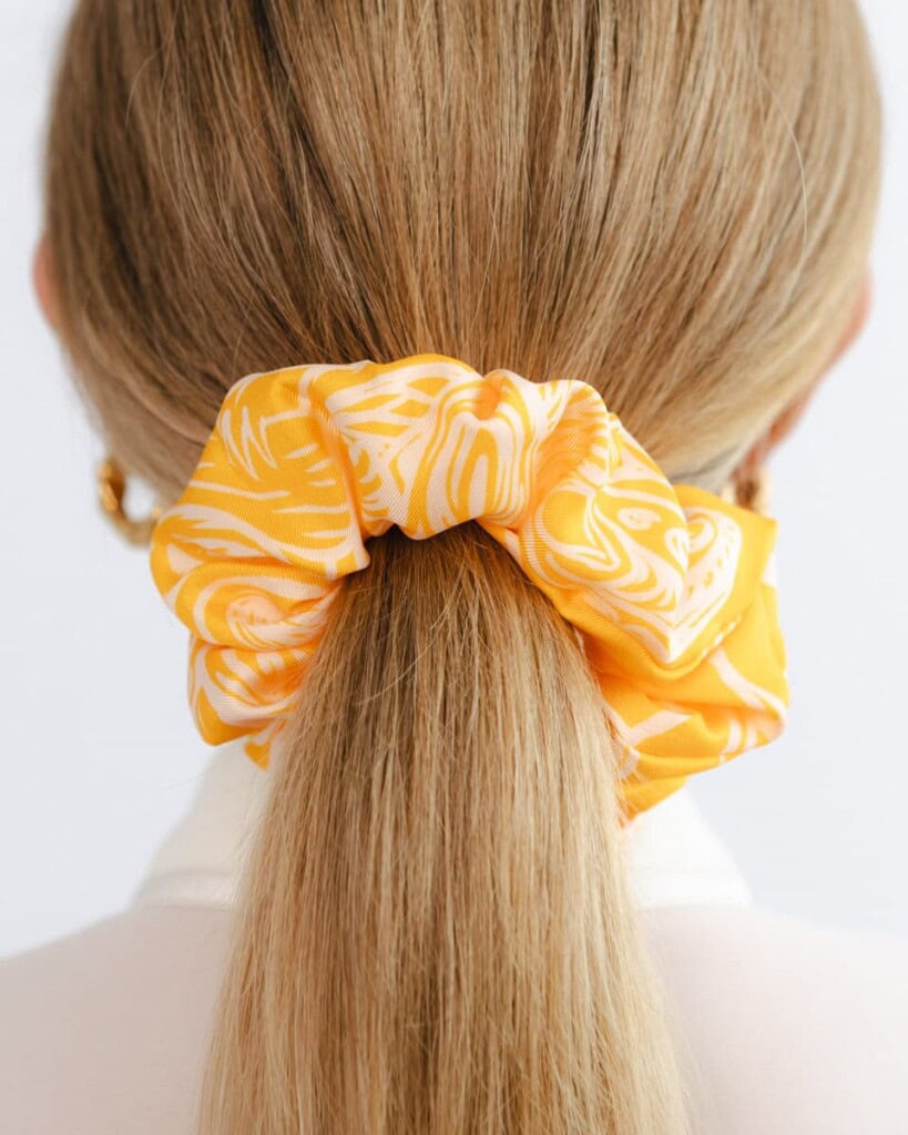 jedwabna gumka scrunchie totem spadiora 