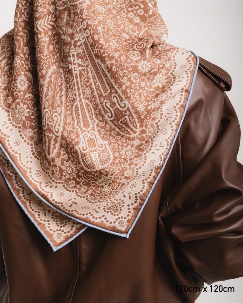 chusta welniano jedwabna dwustronna koronka polowa spadiora 4