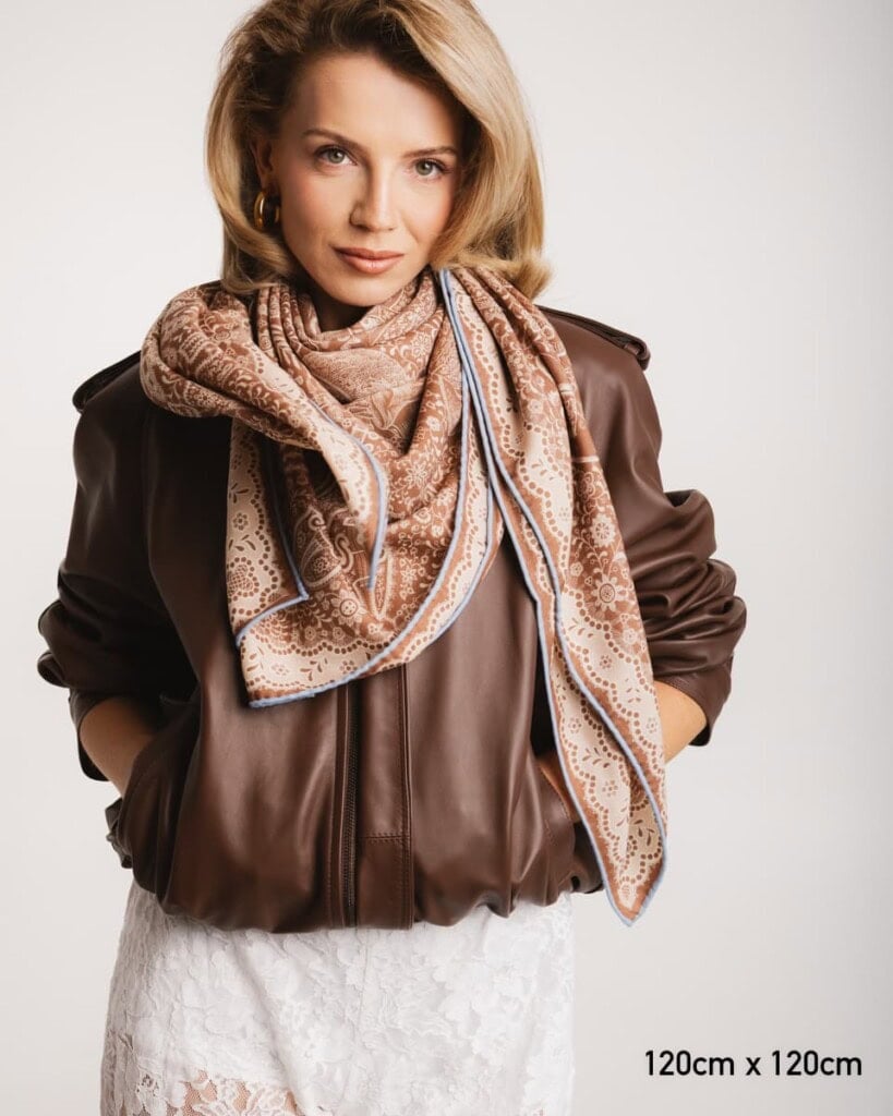 chusta welniano jedwabna dwustronna koronka polowa spadiora