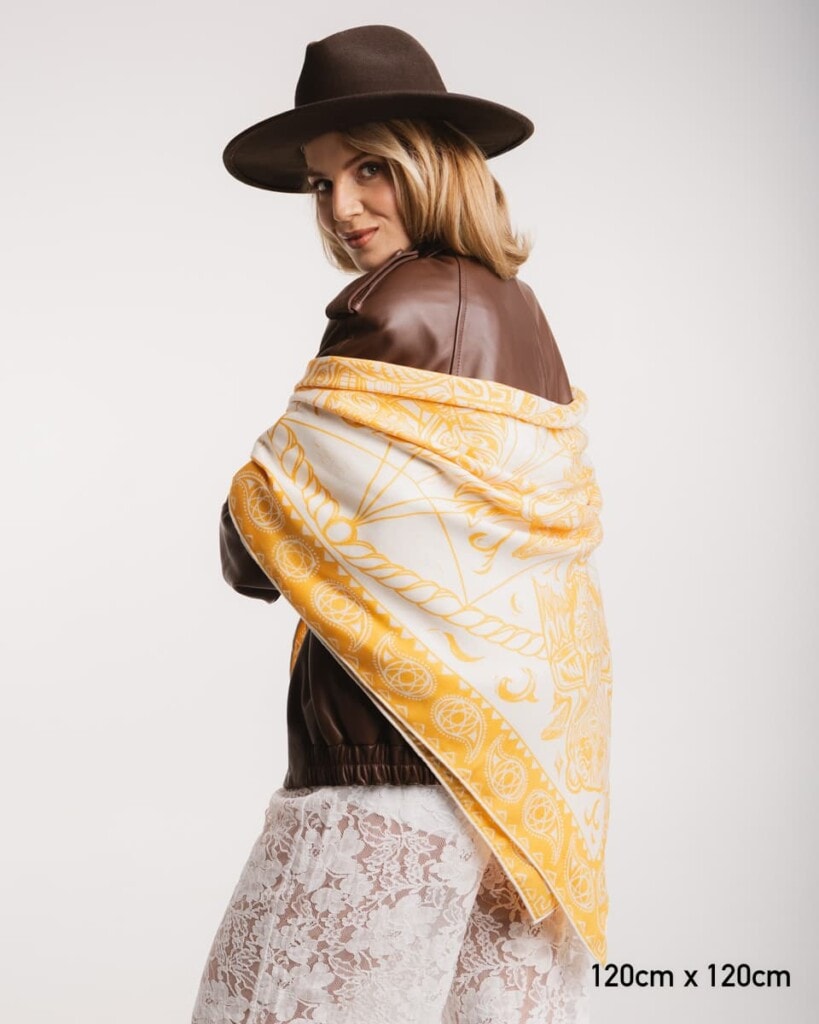 chusta welniano jedwabna dwustronna totem spadiora 1