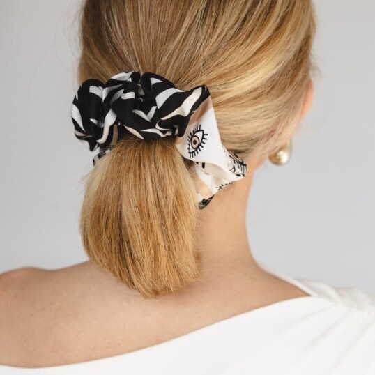 jedwabna gumka scrunchie zebra spadiora 2