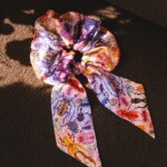 gumka scrunchie z szarfa spadiora