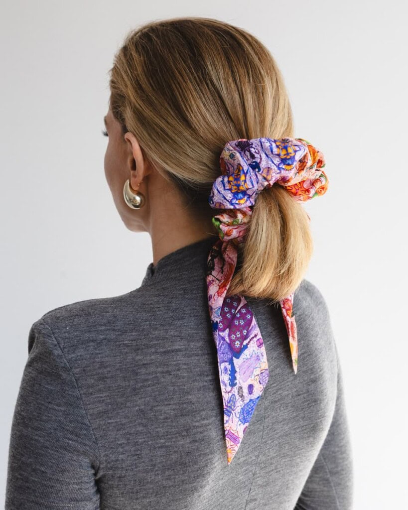 gumka scrunchie z szarfa spadiora 3