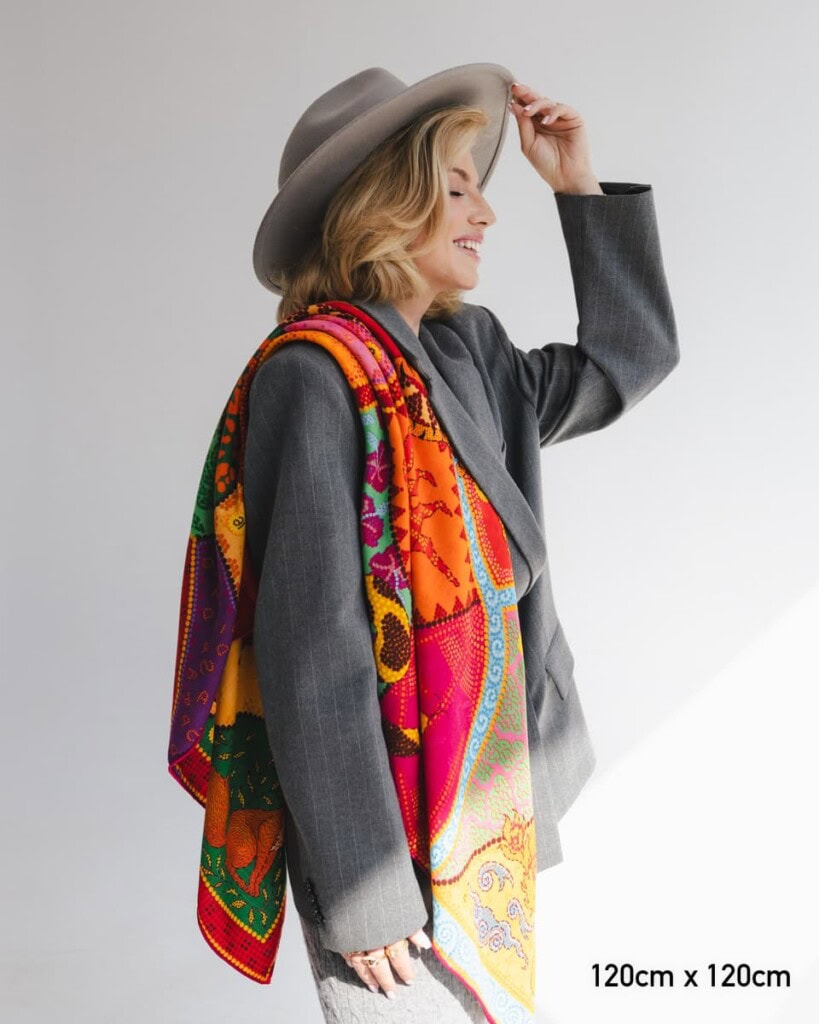 chusta welniano jedwabna dwustronna fauna spadiora